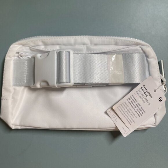 Lululemon everywhere belt bag 1L Black & White Pack of 2 - Picture 5 of 13